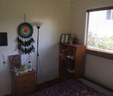 An easy maintained Family home at Holland Park West for rent! - Photo 4