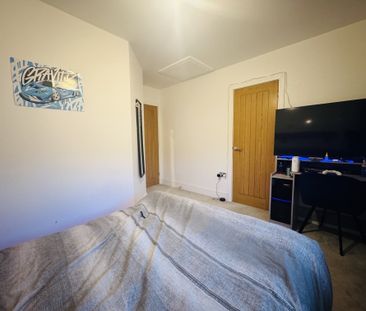 Valley Meadow, Bradford, Denholme - Photo 4