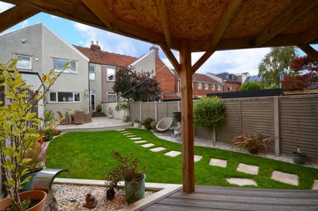 3 bedroom House To Let - Photo 2