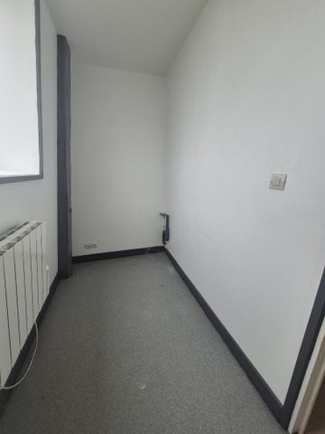 Location Appartement 2 pièces 43m² BEAUVOIS EN CAMBRESIS 59157 - Photo 4