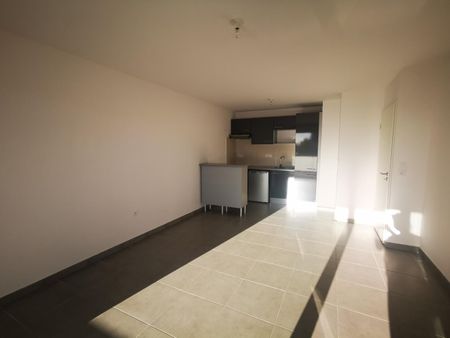 Location Appartement 2 pièces 42m² TOULOUSE 31200 - Photo 3
