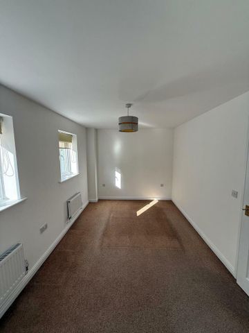 3 bedroom end of terrace house to rent - Photo 5