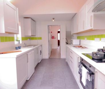 1 bedroom in a house share to rent - Photo 4