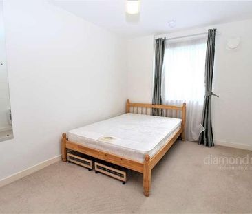Prince Regent Road, Hounslow, TW3 - Photo 1