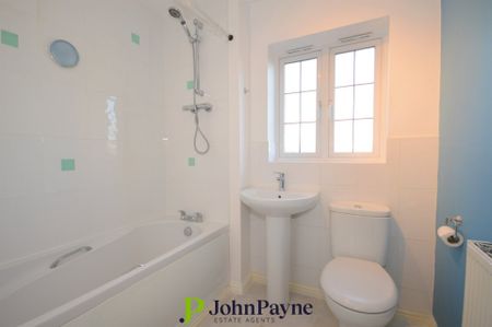 Crediton Close, Styvechale, Coventry, CV3 5PX - Photo 2