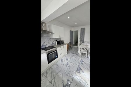 Room in a Shared House, Silverdale Avenue, L13 - Photo 5
