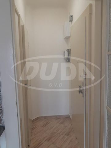 Pronájem bytu 1+kk 17 m2 - Fotografie 5