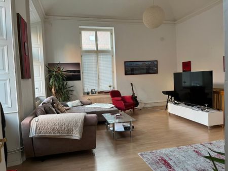 Tolle Altbau-Maisonettewohnung in der City - Photo 3