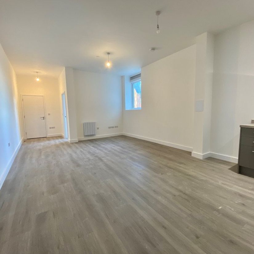 Peterborough - Photo 1