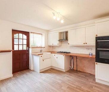 3 bedroom terraced house to rent - Photo 5