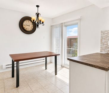 5 1/2 Haut Duplex Rue Dunant/Robert - Photo 3