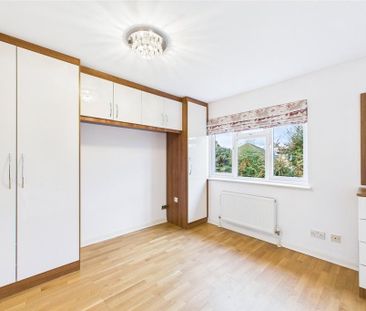 4 bedroom detached house to rent - Photo 3