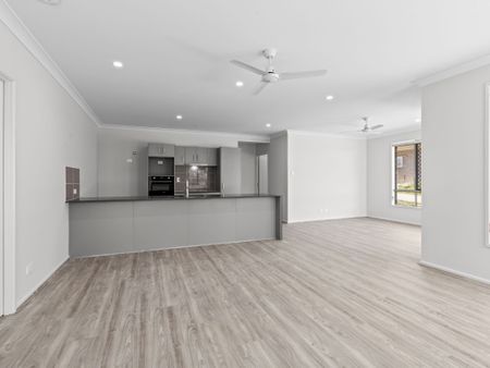2/108 Johnston Street, Bellbird Park QLD 4300 - House For Rent | Domain - Photo 3