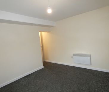 Lytham Road Flat 2 - Photo 4