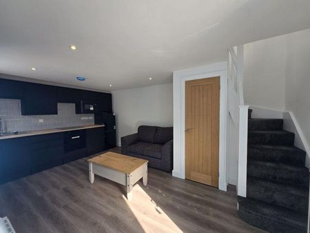 1 bedroom coach house to rent - Photo 5