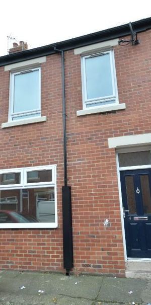 3 bedroom terraced house to rent - Photo 2