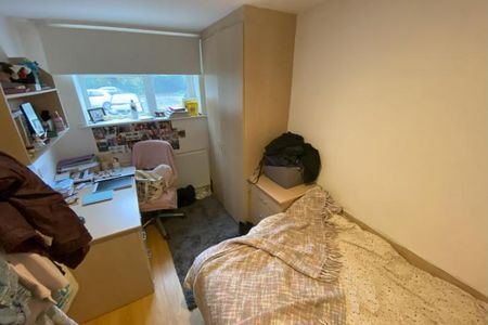 Garden Flat, 146 Otley Road, - Photo 3