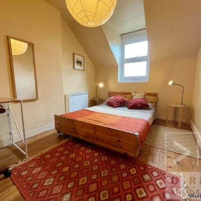 1 bedroom property to rent in Epsom - Photo 1