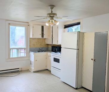 🏠 2½ à louer – 32-2, rue City, Granby - Photo 1
