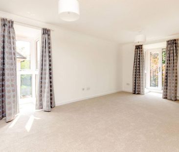 2 bedroom flat to rent - Photo 2