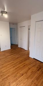 5 1/2 + entrée privée à louer - Photo 4