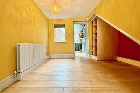 2 bedroom terraced house to rent - Photo 2