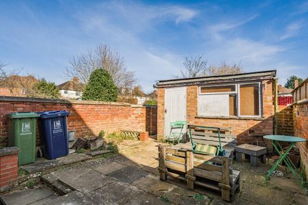 6 bedroom terraced house to rent - Photo 4