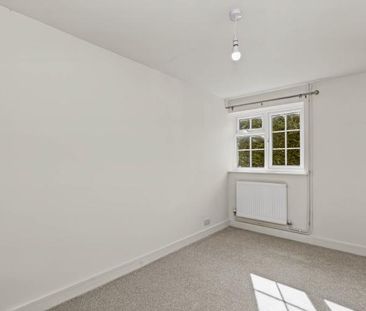 3 bedroom detached bungalow to rent - Photo 3