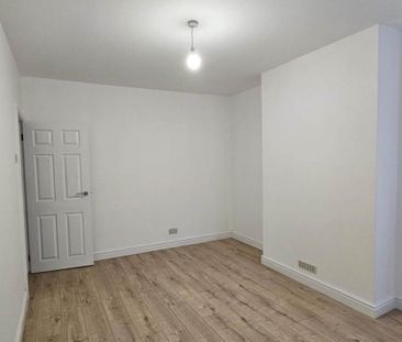 4 bedroom terraced house to rent - Photo 1