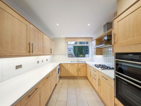 4 bedroom detached house to rent - Photo 5
