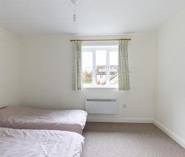 2 bedroom semi-detached house to rent - Photo 4