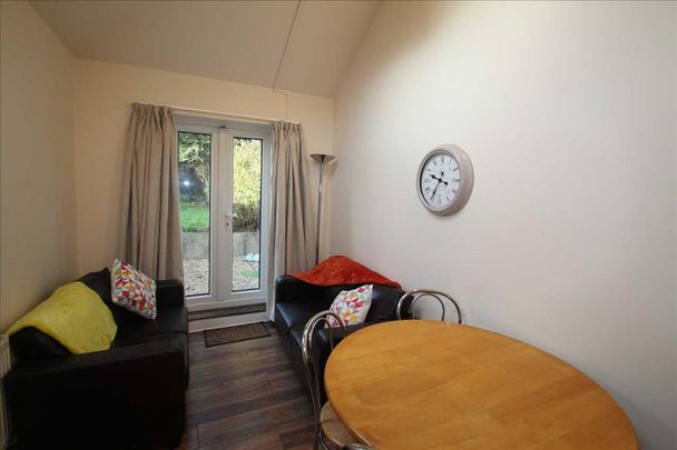 4 bedroom terraced house to rent - Photo 1