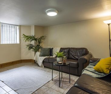 6 bedroom house to rent - Photo 2