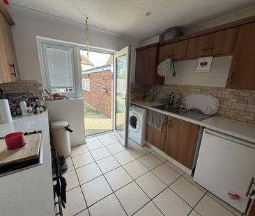 2 bedroom bungalow to rent - Photo 3