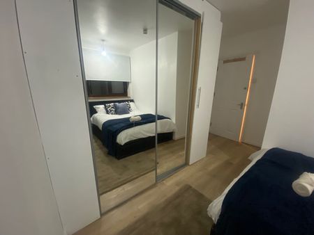 Room in a Shared House, Scarsbrook Road, SE3 - Photo 3