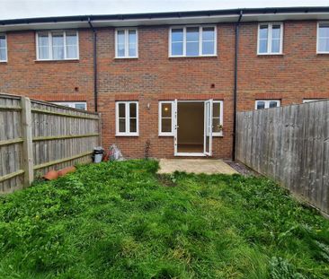 3 bedroom semi-detached house to rent - Photo 6