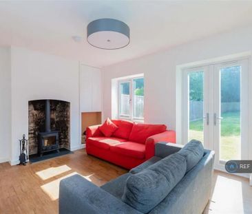 3 bedroom semi-detached house to rent - Photo 1