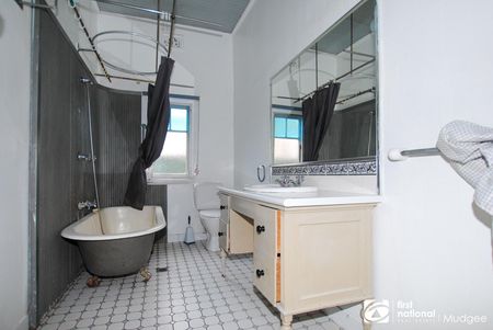 LARGE 2 BEDROOM HOME - Photo 4
