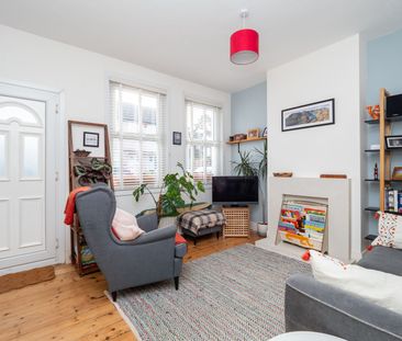 2 bedroom mid terraced house to rent, - Photo 2