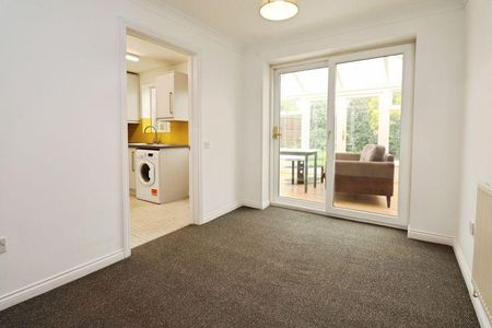 5 bedroom detached house to rent - Photo 5