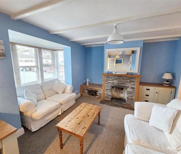 2 bedroom end of terrace house to rent - Photo 2