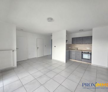 Location Appartement 2 pièces 45m² VOIRON 38500 - Photo 2