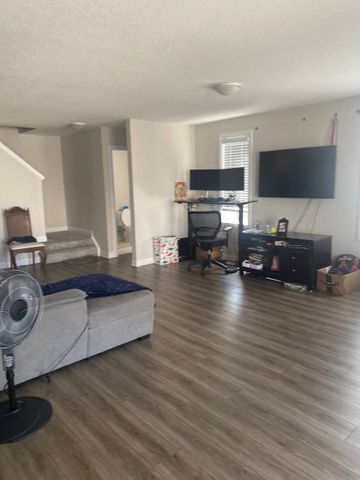 For Lease - 80 Progress Crescent, Kitchener, Ontario - Photo 4
