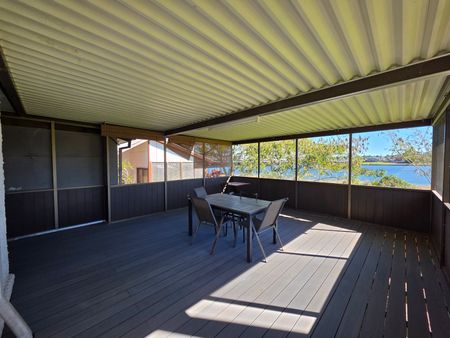 Spacious Riverside Living Close to the CBD - Photo 3
