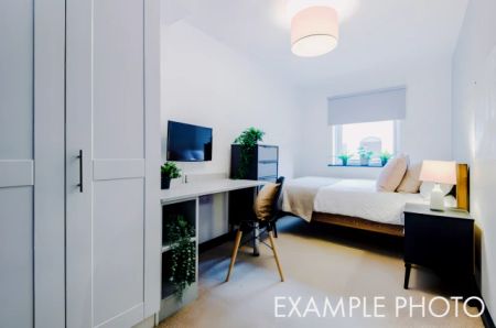 5 Beds 2 baths - Photo 5