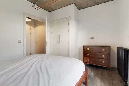 1 Bed Apartment - Photo 3