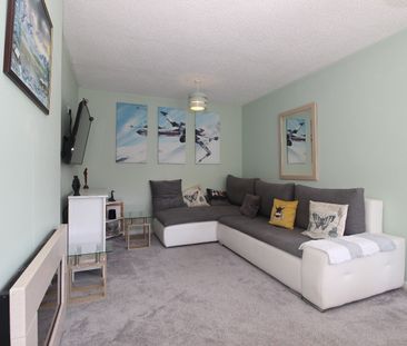 Alden Avenue, Leeds, Morley - Photo 2