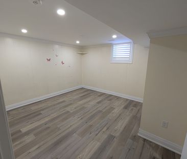 For Lease - 3263 Cawthra Road, Mississauga, Ontario - Photo 6