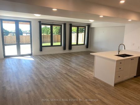 For Lease - 61 Waywell Street Unit# B, Whitby, Ontario - Photo 2