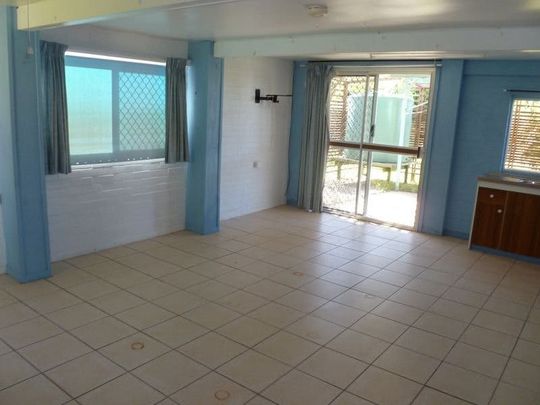 HIGHSET 4 BEDROOM HOME IN KIN KORA CLOSE TO SCHOOLS AND SHOPS - Photo 1